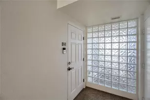 633 Alhambra Rd, Venice, FL 34285 - Photo 7