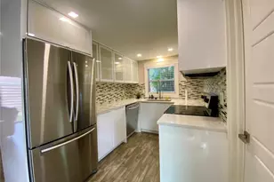 4564 Iola Dr, Sarasota, FL 34231 - Photo 9