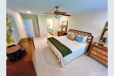 4005 Oakley Greene #19, Sarasota, FL 34235 - Photo 9