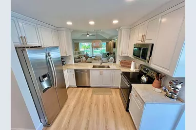 4005 Oakley Greene #19, Sarasota, FL 34235 - Photo 7