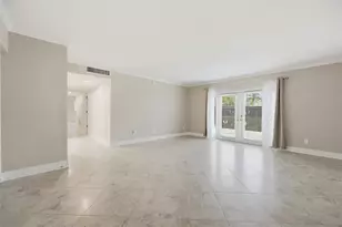 171 Golden Gate Point, Sarasota, FL 34236 - Photo 9