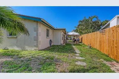 5302 Las Rosas, Sarasota, FL 34242 - Photo 25