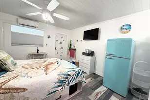 908 Villas Dr, Venice, FL 34285 - Photo 5
