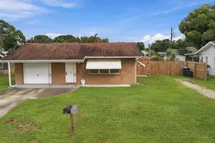 907 42nd St W, Bradenton, FL 34205 - Photo 1