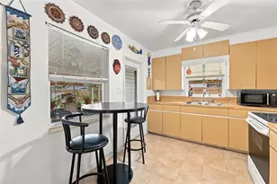 907 42nd St W, Bradenton, FL 34205 - Photo 5