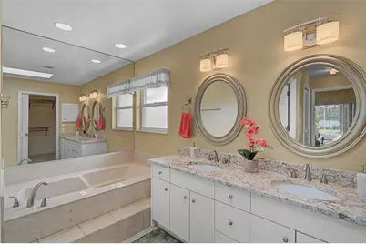 7570 Links Court, Sarasota, FL 34243 - Photo 15