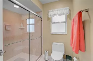 7570 Links Ct, Sarasota, FL 34243 - Photo 17