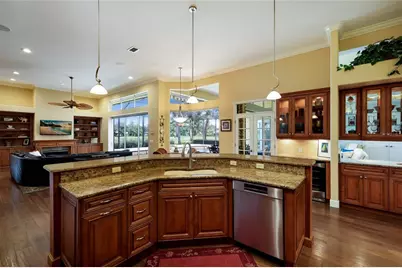 8250 Hugh Alison Place, Sarasota, FL 34240 - Photo 11