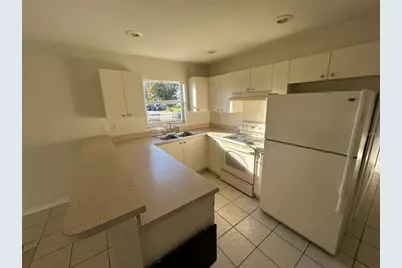 3005 Hillview Street, Sarasota, FL 34239 - Photo 3