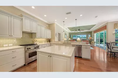 8008 Royal Birkdale Circle, Lakewood Ranch, FL 34202 - Photo 3
