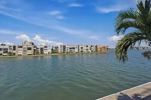 7540 Bay Island Dr S, South Pasadena, FL 33707 - Photo 3