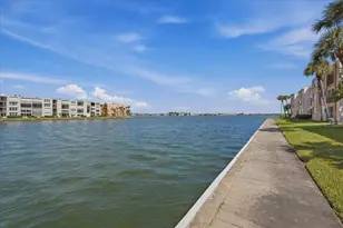 7540 Bay Island Dr S, South Pasadena, FL 33707 - Photo 47