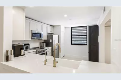 303 Springdale Drive #303, Bradenton, FL 34210 - Photo 5