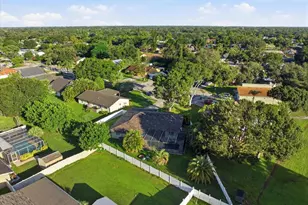 926 Plum Tree Ln, Sarasota, FL 34243 - Photo 37