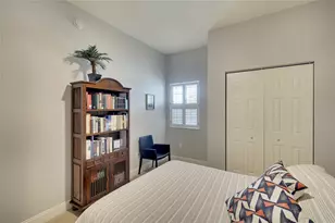 7612 Lake Vista Ct, Lakewood Ranch, FL 34202 - Photo 9