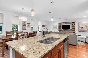 1685 Laurel St, Sarasota, FL 34236 - Photo 9