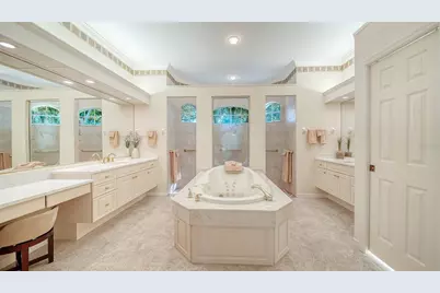 8922 Bloomfield Boulevard, Sarasota, FL 34238 - Photo 23