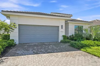 4952 Fairhope Circle, Lakewood Ranch, FL 34211 - Photo 3