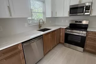 3135 Alta Vista St, Sarasota, FL 34237 - Photo 13