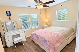 921 Faith Cir E, Bradenton, FL 34212 - Photo 11