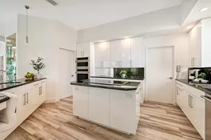 3718 Sandspur Ln, Nokomis, FL 34275 - Photo 11