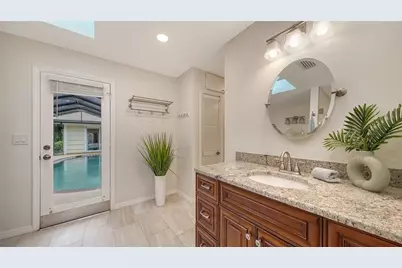 4887 Peregrine Point Circle E, Sarasota, FL 34231 - Photo 25