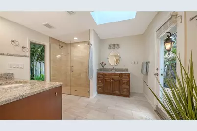 4887 Peregrine Point Circle E, Sarasota, FL 34231 - Photo 29