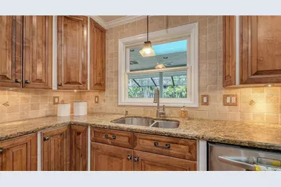 4887 Peregrine Point Circle E, Sarasota, FL 34231 - Photo 17