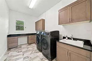 764 Crosswind Ave, Sarasota, FL 34240 - Photo 21