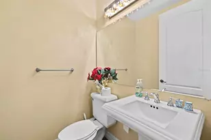 182 Island Cir, Sarasota, FL 34242 - Photo 21