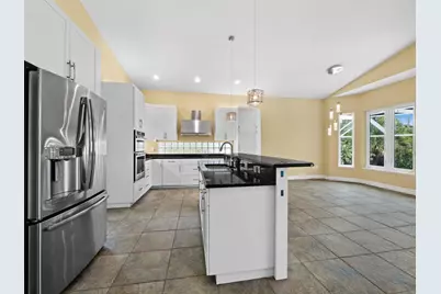 182 Island Circle, Sarasota, FL 34242 - Photo 13