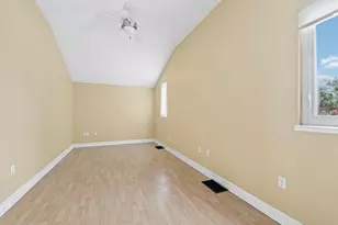 182 Island Cir, Sarasota, FL 34242 - Photo 23