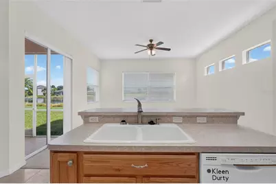 6407 67th Street E, Bradenton, FL 34203 - Photo 7