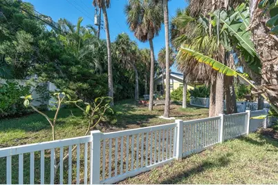 7106 Palm Drive, Holmes Beach, FL 34217 - Photo 55