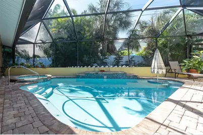7106 Palm Drive, Holmes Beach, FL 34217 - Photo 3
