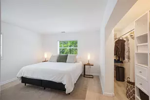 2482 Wisteria St, Sarasota, FL 34239 - Photo 23