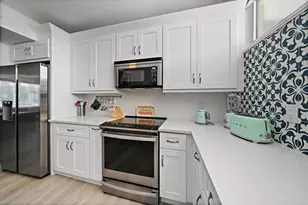 100 Sands Point Rd, Longboat Key, FL 34228 - Photo 19