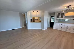 6710 36th Ave E, Palmetto, FL 34221 - Photo 9