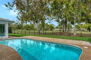 1967 Brookhaven Dr, Sarasota, FL 34239 - Photo 43