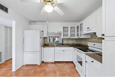 509 Lakeside Drive #509, Bradenton, FL 34210 - Photo 9