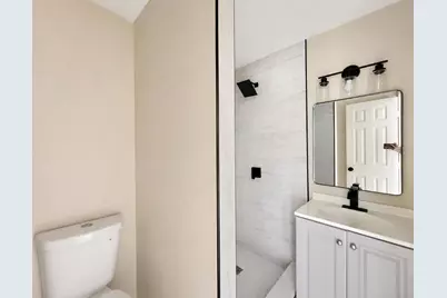 5633 Crissman Drive N #C3, Saint Petersburg, FL 33714 - Photo 5