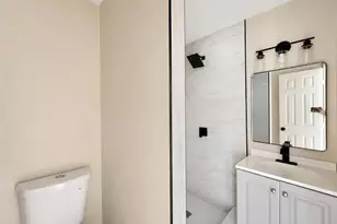 5633 Crissman Dr N, Saint Petersburg, FL 33714 - Photo 5