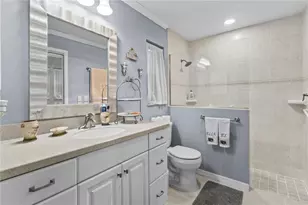 3614 Pembrook Dr, Sarasota, FL 34239 - Photo 17