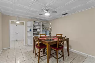 3614 Pembrook Dr, Sarasota, FL 34239 - Photo 11