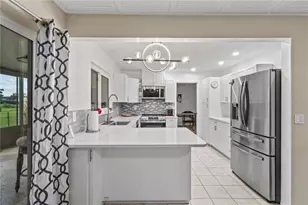 3614 Pembrook Dr, Sarasota, FL 34239 - Photo 9