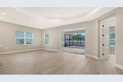 8201 Scarletbush Drive, Sarasota, FL 34240 - Photo 5