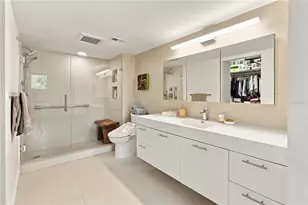 1111 N Gulfstream Ave, Sarasota, FL 34236 - Photo 27