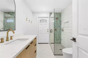 3620 Pembrook Dr, Sarasota, FL 34239 - Photo 21