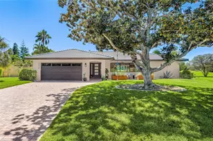 3620 Pembrook Dr, Sarasota, FL 34239 - Photo 1