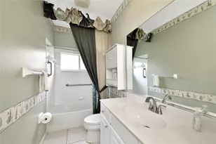 6256 Donnington Ct, Sarasota, FL 34238 - Photo 17